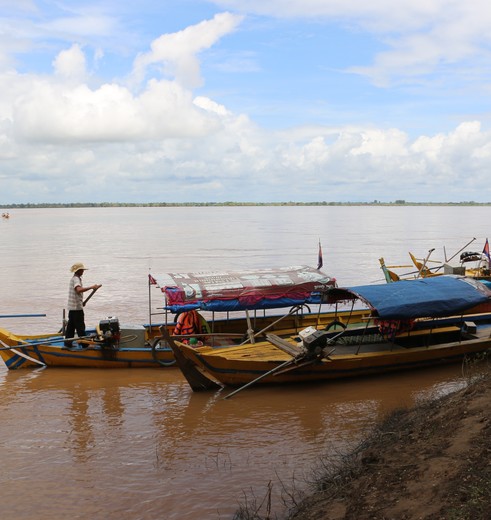 Cambodja-Kratie-bootjes(8)