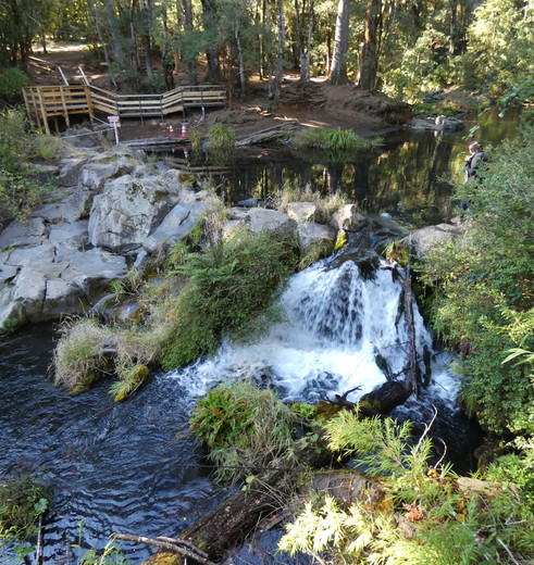 Chili-Pucon-kleine-stroomversnellingen