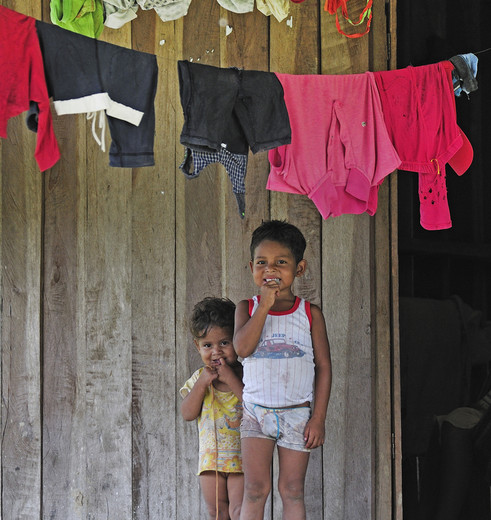 Colombia-Amazone-jongetjes