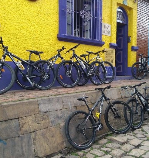 Rust even uit tijdens de fietstour door Bogota