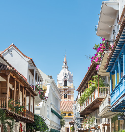 Colombia-Calles-Cartagena-balkonnetjes_1_484129