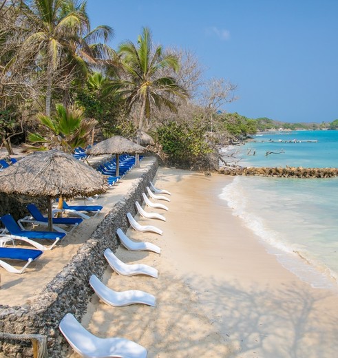 Colombia-Islas-del-Rosario-strand1