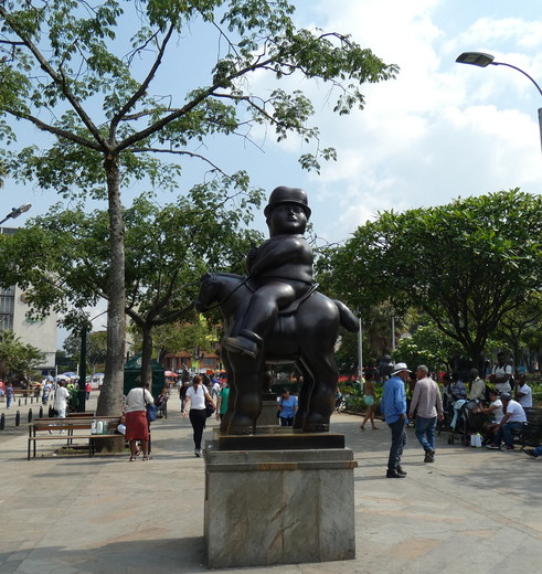 Bijzondere beelden op het Botero plein