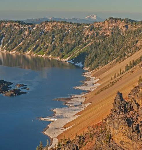 Uitzicht over Crater Lake, Oregon, Amerika