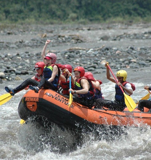 Raften op een rivier in Banos