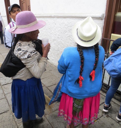 Glaasje roze Horchata drinken in Cuenca