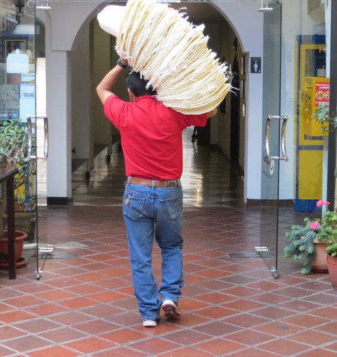 originele Panama-hoed, gemaakt van riet in Cuenca