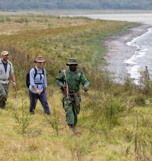 wandelen door de natuur van Empakai Crater, Tanzania
