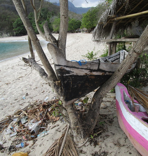 Flores-Moni-Strand_1_410879