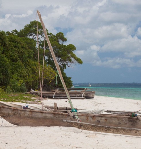 Het witte zandstrand van Pemba Island, Tanzania Het witte zandstrand van Pemba Island, Tanzania