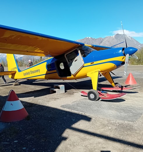 Met een vliegtuigje over de gletsjer, Yukon, Canada