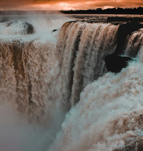 Bezoek de spectaculaire Iguazú watervallen