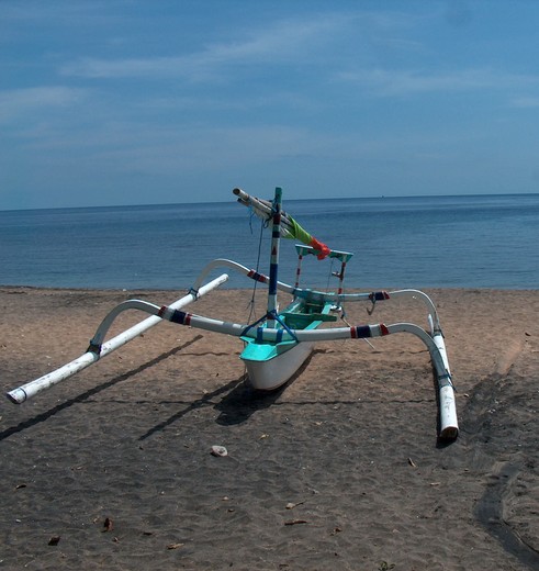 Indonesie-Bali-Amed-vissersbootje_2