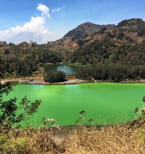 Indonesie-Dieng-Plateau-uitzicht-op-meer