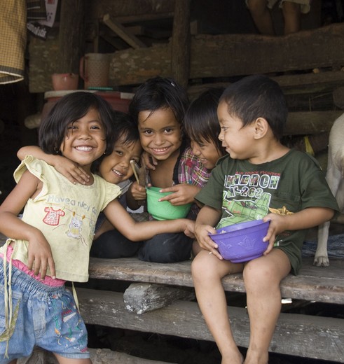 Kindjes in Waikabubak op Sumba