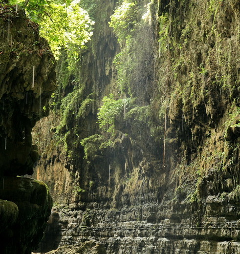 Java-Pangandaran-Green-Canyon