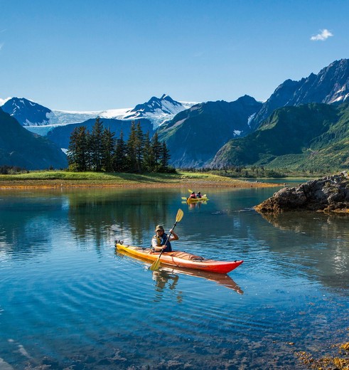 Kanovaren in de lagune van Kenai Fjords Lodge, Alaska