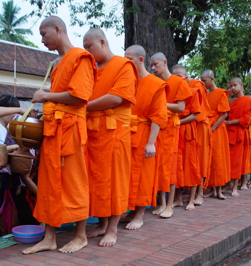 Laos-Luang-Prabang-Monniken1_1_415917