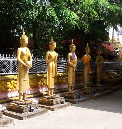 Laos-LuangPrabang-buddhabeelden3_1