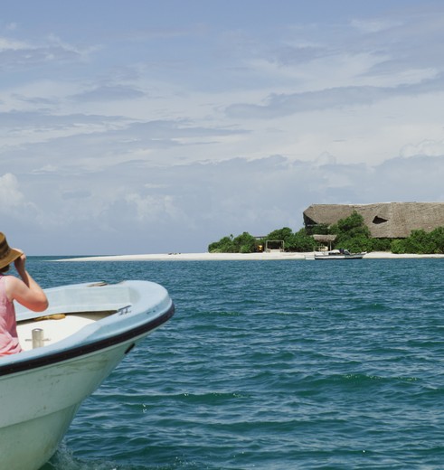 per boot naar Lazy Lagoon Tanzania