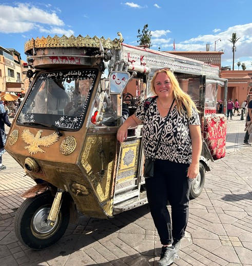 Met de tuktuk door de stad van Marrakech
