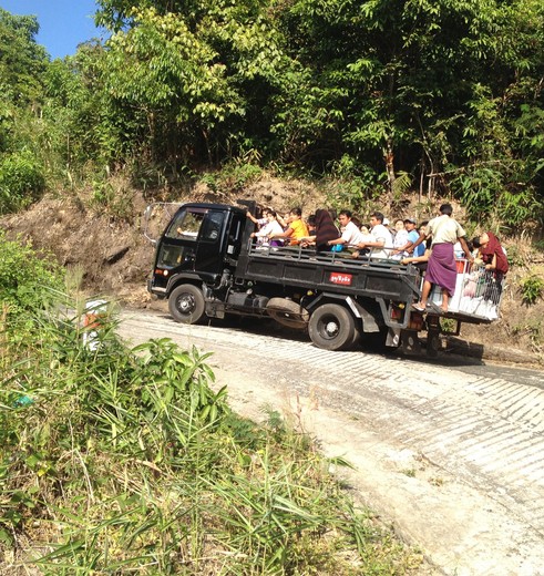 Myanmar-Kyaikhtiyo-truck(8)