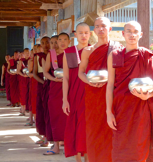 Myanmar-Loikaw-monniken(8)