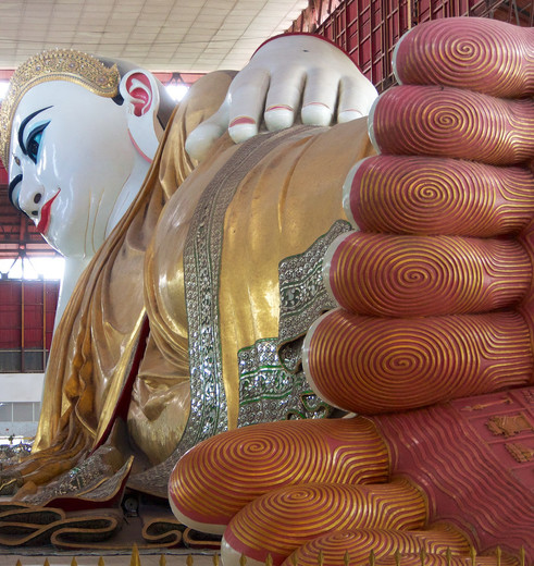 Myanmar-Yangon-liggende Boeddha Chaukhtatkyi1(8)