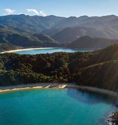 De prachtige baaien in Abel Tasman, Nieuw-Zeeland