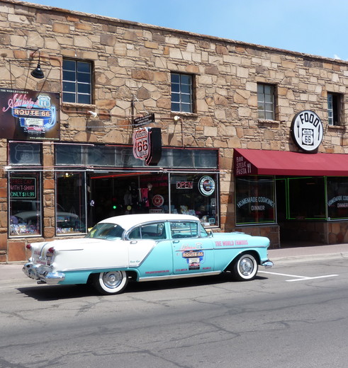 Leuke diners en oude auto's langs de Route 66, Amerika