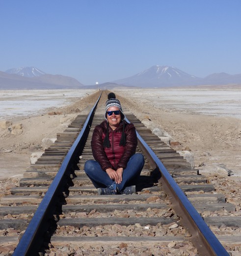 Poseren-op-de-rails-in-Uyuni-Bolivia_1_351522