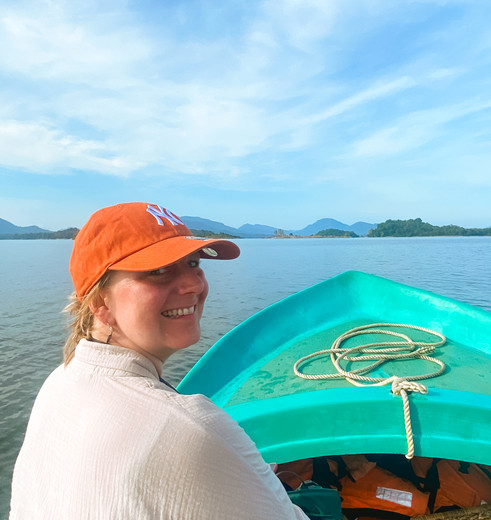 Op de boot bij Gal Oya, Sri Lanka