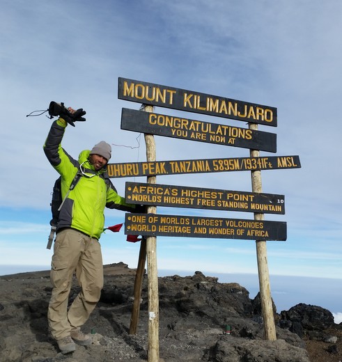 Beklimmen van de Kilimanjaro berg in Tanzania