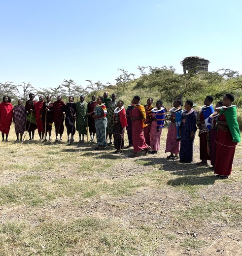 zang en dans door de Masai, Tanzania