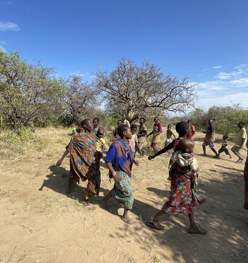 Traditionele Hadzabe-stamdans, Tanzania Traditionele Hadzabe-stamdans, Tanzania