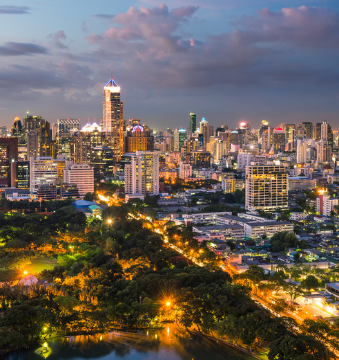 Uitzicht op Bangkok by night, Thailand