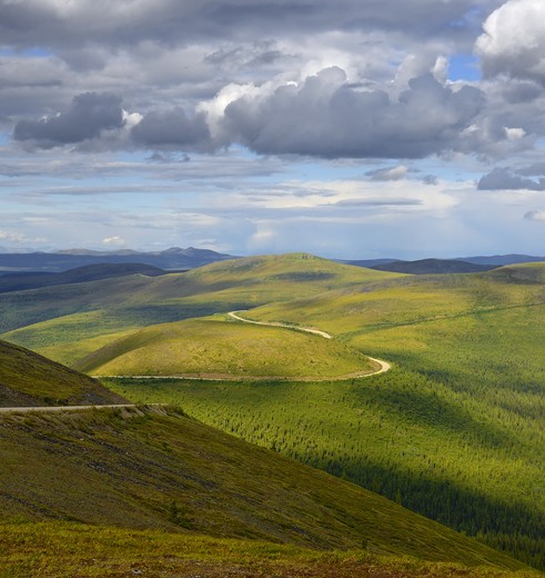 Schitterende uitzichten langs de Top of the World Highway in Yukon