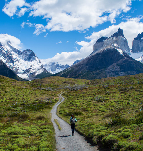 Wandelen in Torres del Paine langs bergen, meren en watervallen.