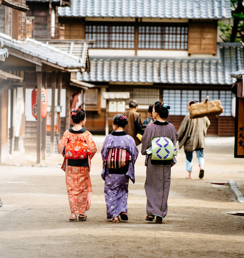 Japanse vrouwen in traditionele kleding