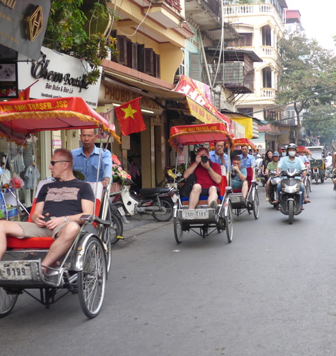 Vietnam-Hanoi-cyclo
