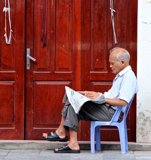 Het leven in hoofdstad Hanoi speelt zich grotendeels af op straat, Vietnam