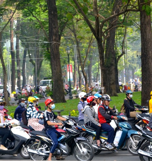 Vietnam-Ho-Chi-Minh-City-brommers