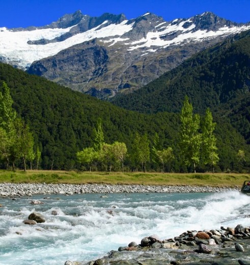 Cruisen op de Jetboat nabij Wanaka, Nieuw-Zeeland