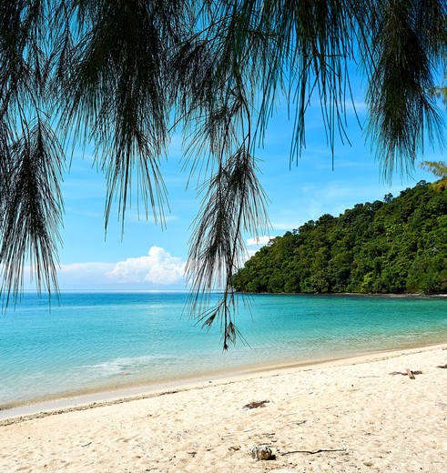 Lekker relaxen aan het strand op Langkawi