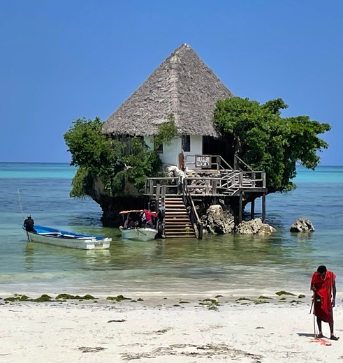 Uitzicht vanaf het strand van Zanzibar, Tanzania
