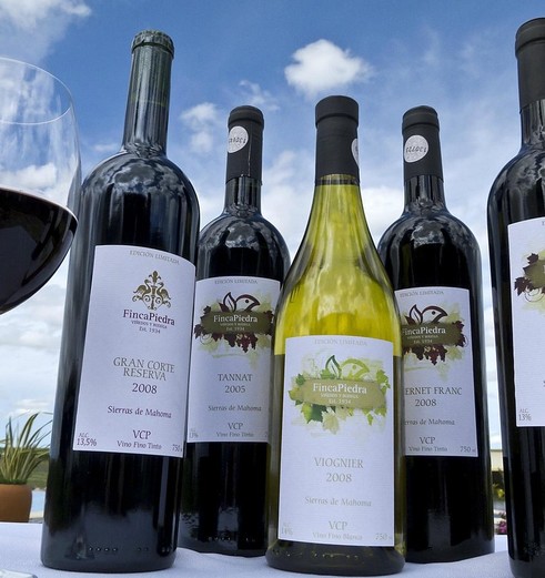 Lekkere wijnen van de eigen estancia bij Finca Piedra, Uruguay