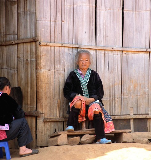 thailand-Maehongson-bergstamdorpvrouw_1