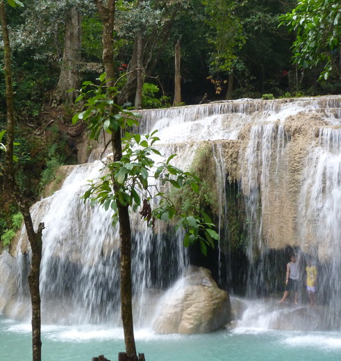 Bezoek de Erwawan watervallen bij Kanchanaburi in Thailand