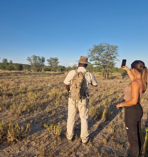 Op pad met een gids in het wildreservaat