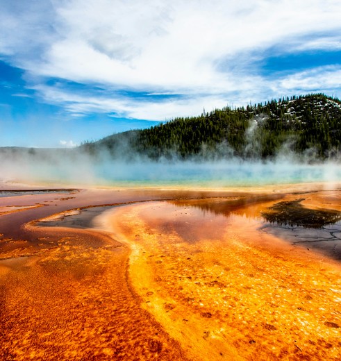 Bijzonder gekleurde meren in het Yellowstone National Pakr